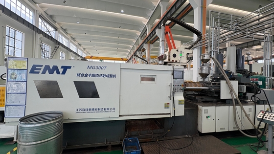 Harga yang bagus 3000kN Flexible Magnesium Alloy Die Casting Machine untuk Bagian Presisi Kecil dan Komponen Struktural Besar on line